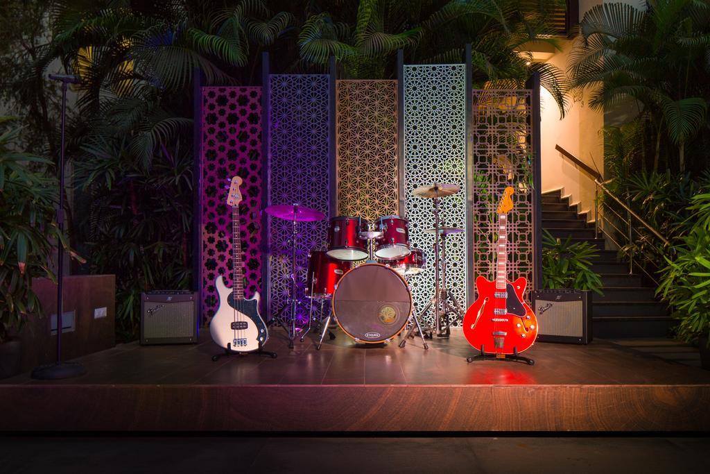 Hard Rock Hotel Goa קלנגוטה מראה חיצוני תמונה The stage at the hotel's lobby