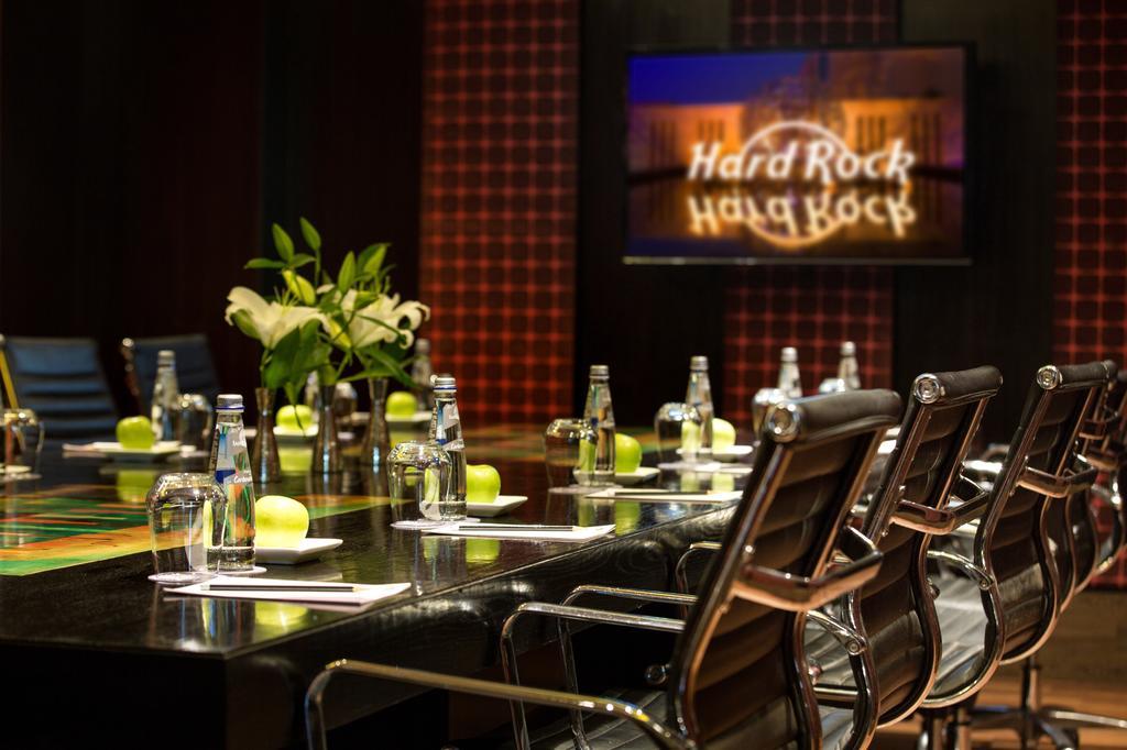 Hard Rock Hotel Goa קלנגוטה מראה חיצוני תמונה The Rock Shop