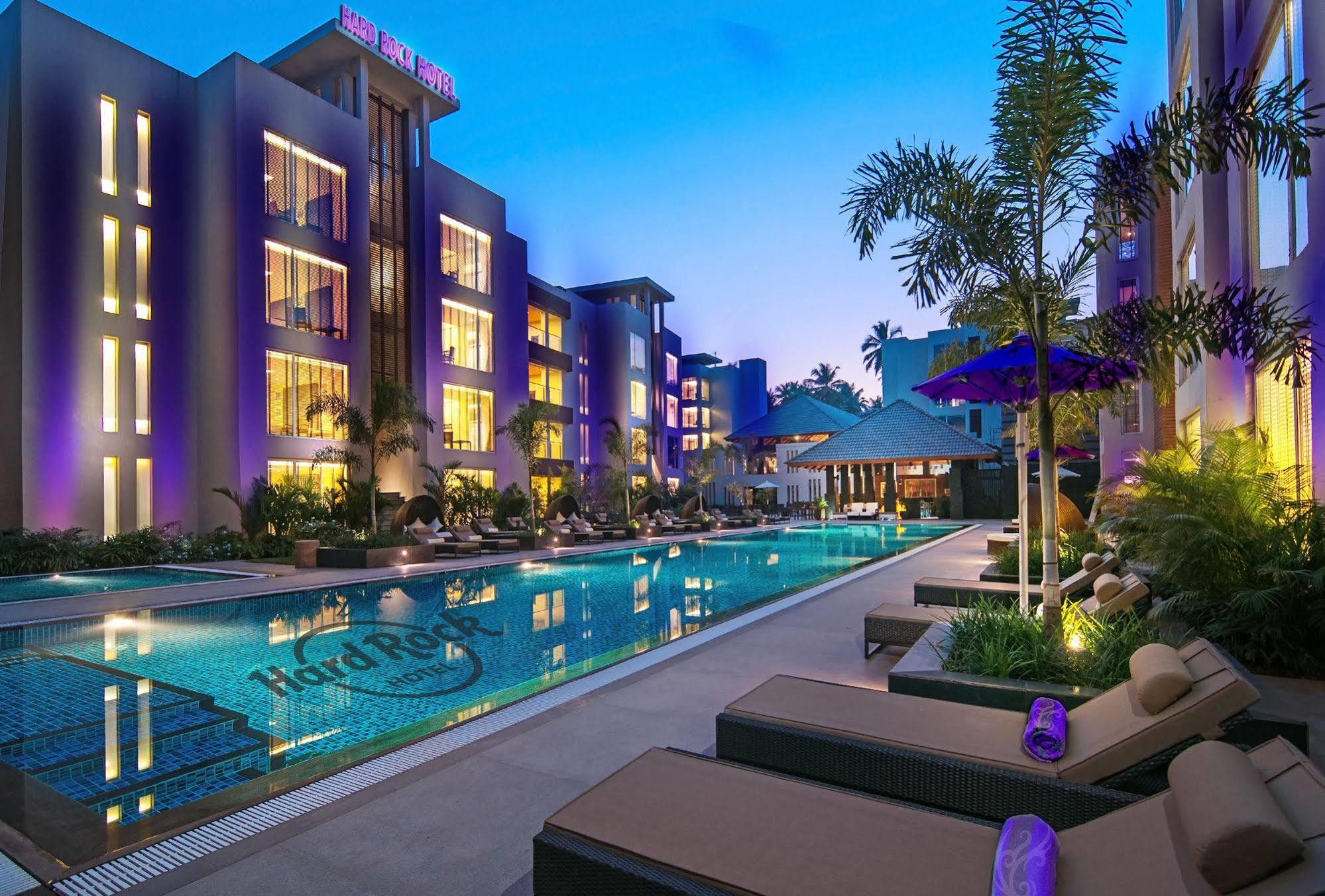 Hard Rock Hotel Goa קלנגוטה מראה חיצוני תמונה The pool at the W Bangkok