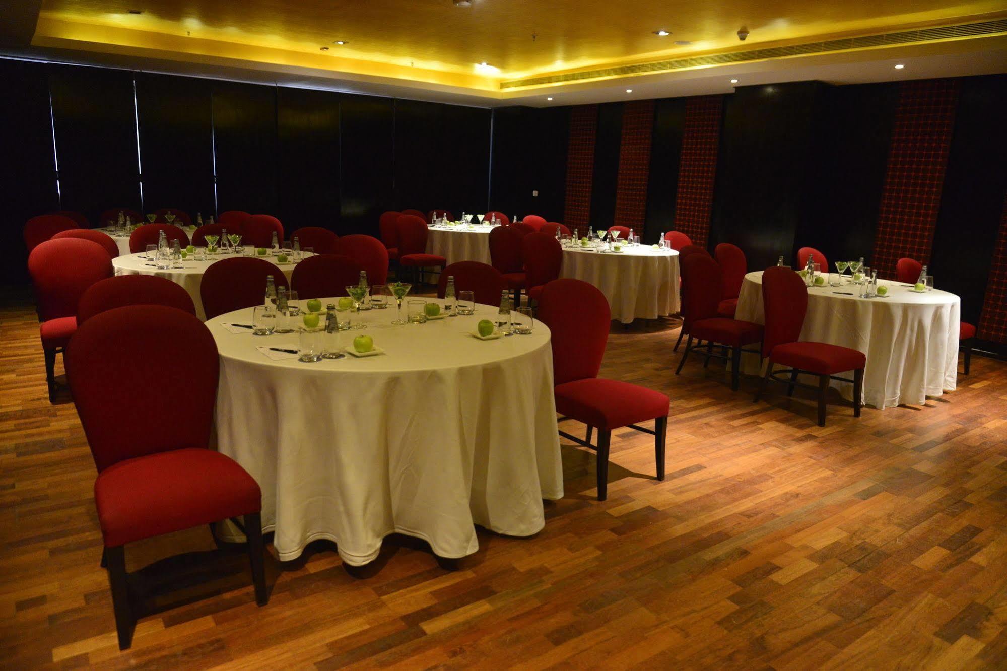 Hard Rock Hotel Goa קלנגוטה מראה חיצוני תמונה The interior of the restaurant